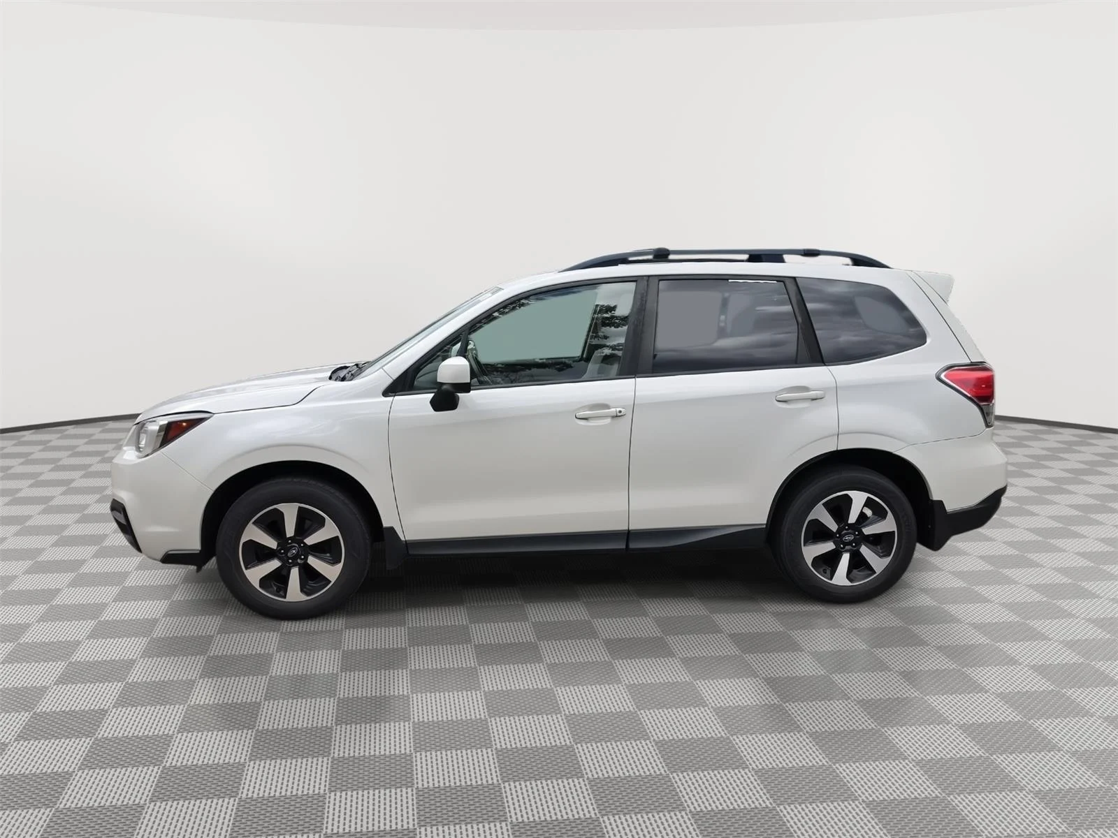 Used 2017 Crystal White Pearl Subaru Premium image 4