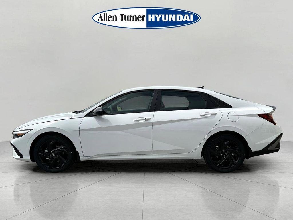 New 2026 Serenity White Hyundai SEL Sport image 4