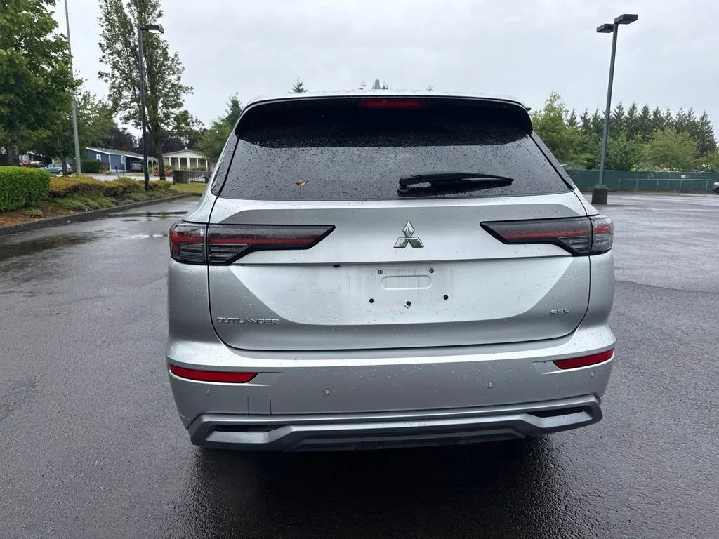 Used 2025 Alloy Silver Metallic Mitsubishi SEL image 6