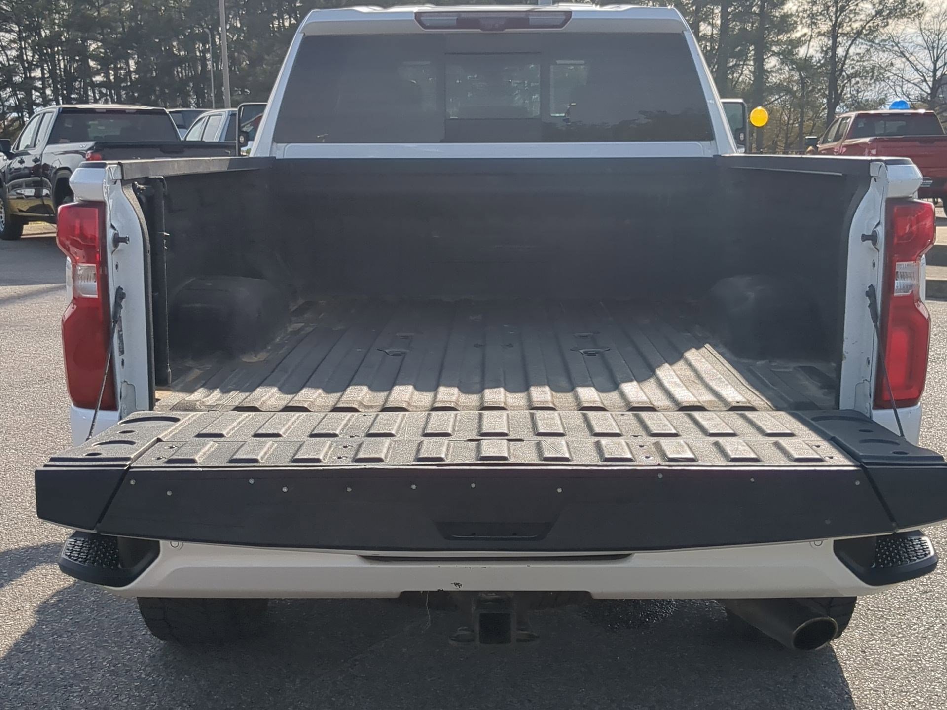 Used 2022 Iridescent Pearl Tricoat Chevrolet High Country image 24