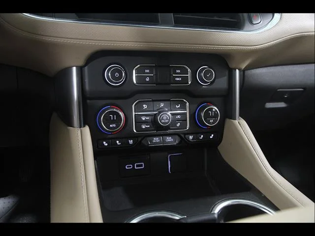 2024 Chevrolet Suburban Premier - Photo 16
