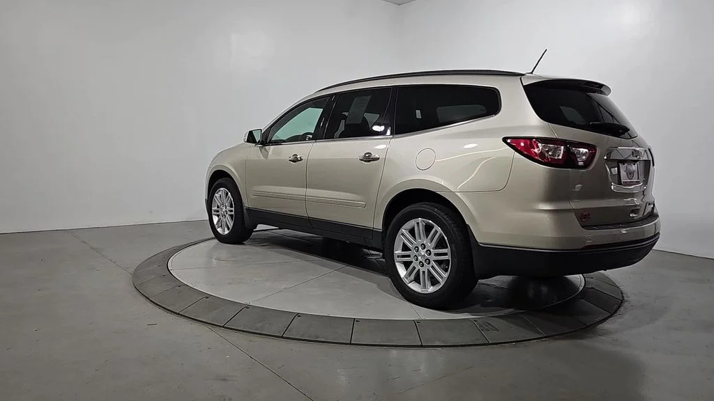 Used 2015 Gold Chevrolet LT image 3