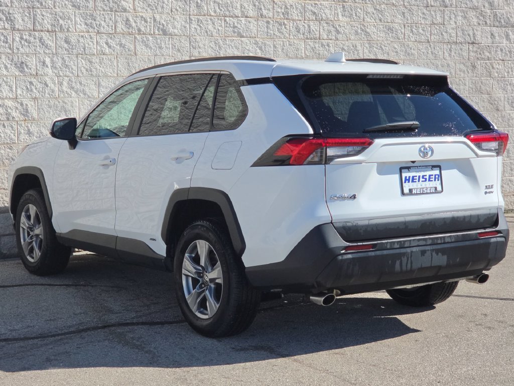 Used 2025 White Toyota XLE image 11