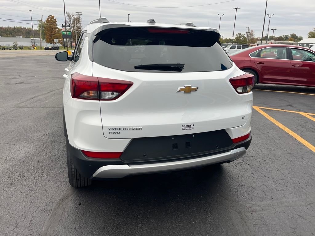 2026 Chevrolet Trailblazer LT photo 2