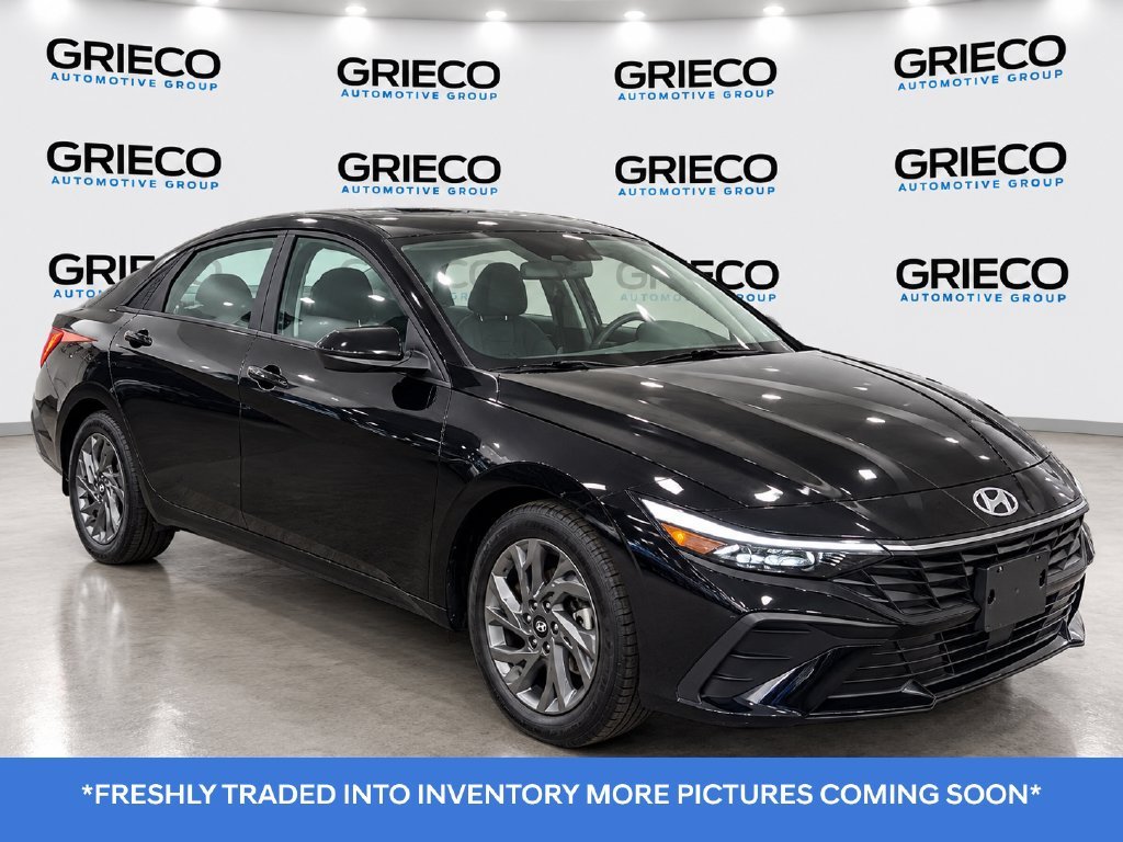 Used 2024 Black Hyundai SEL image 1