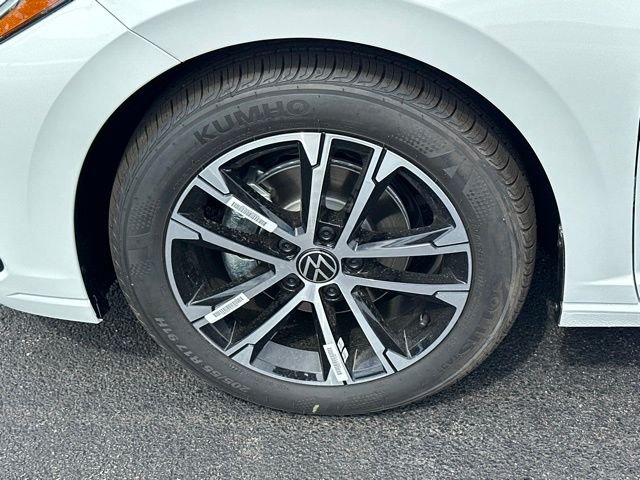 New 2026 Pure White Volkswagen 1.5T Sport image 9