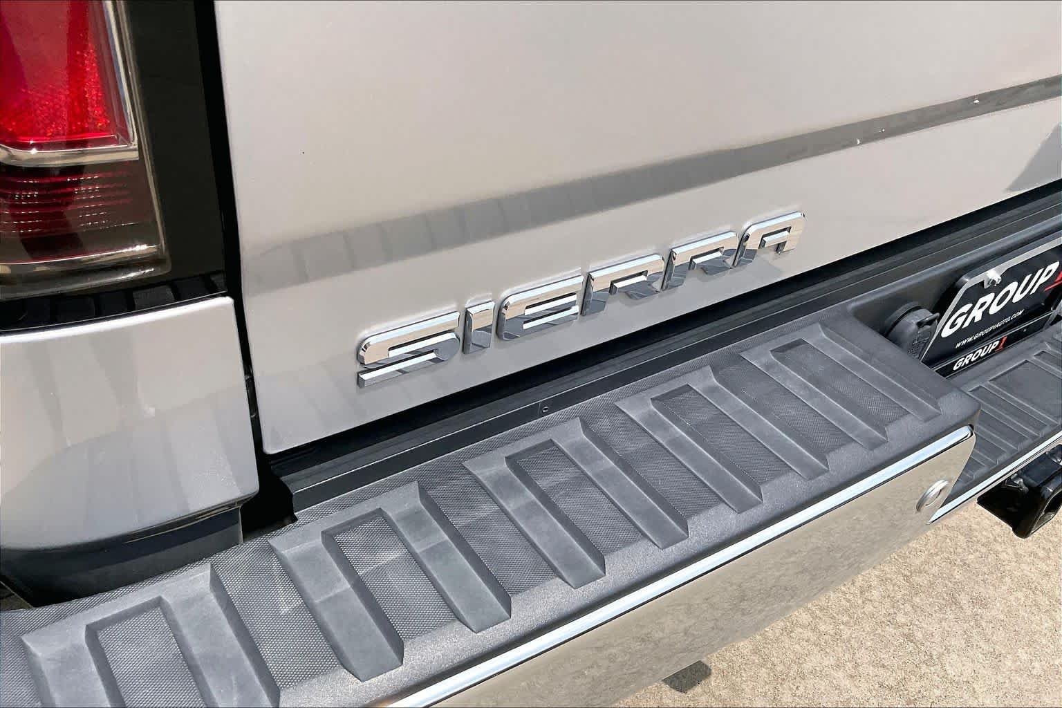 Used 2018 Quicksilver Metallic GMC SLT image 10