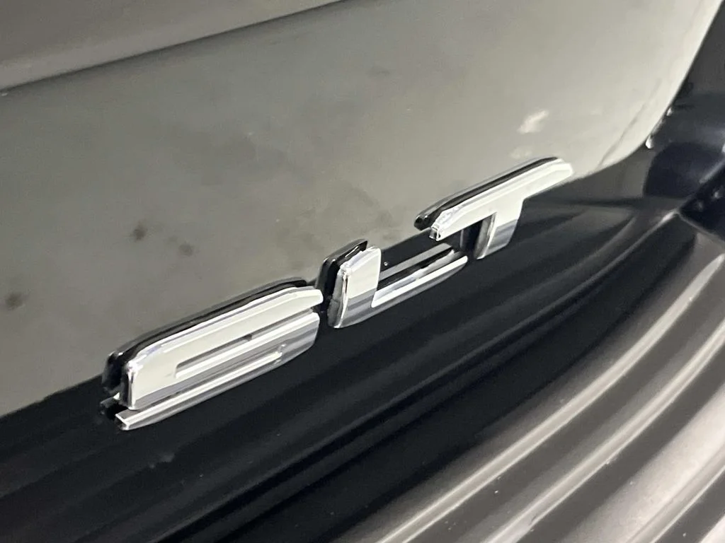 Certified Used 2022 Onyx Black GMC SLT image 9