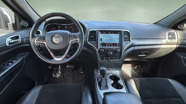 Used 2018 White Jeep Altitude image 10
