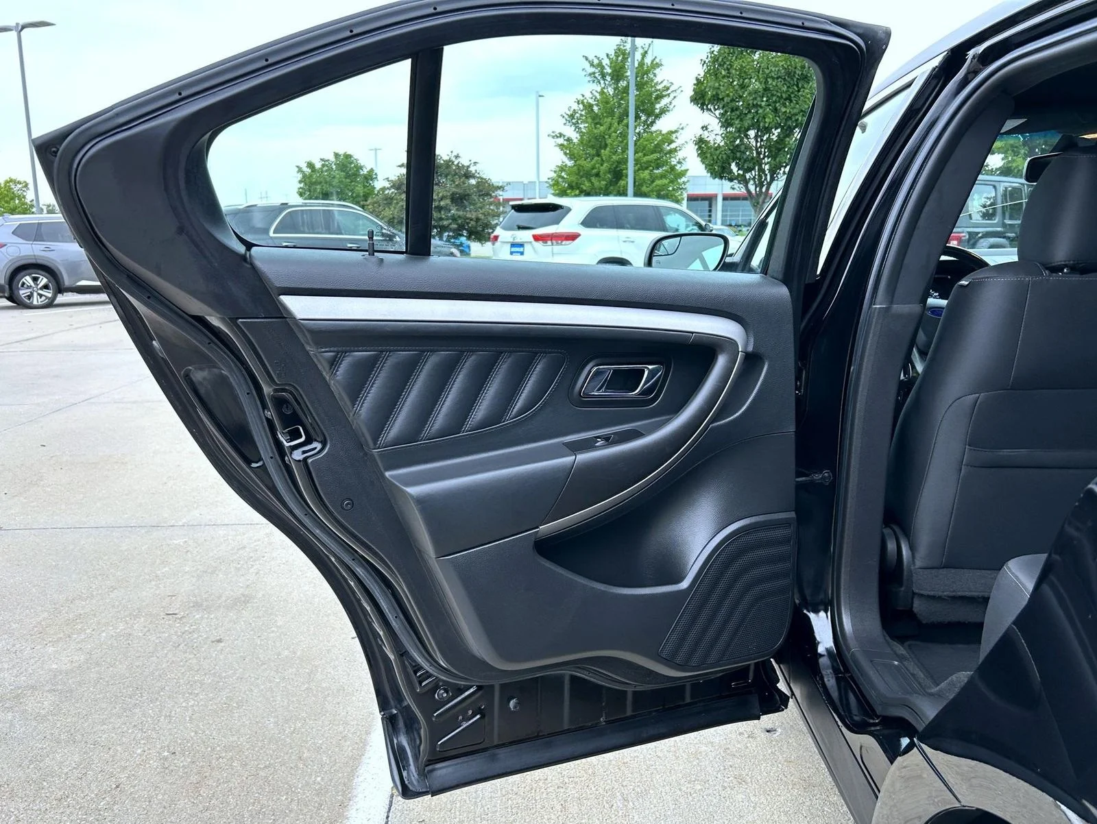 Used 2016 Black Ford SEL image 20
