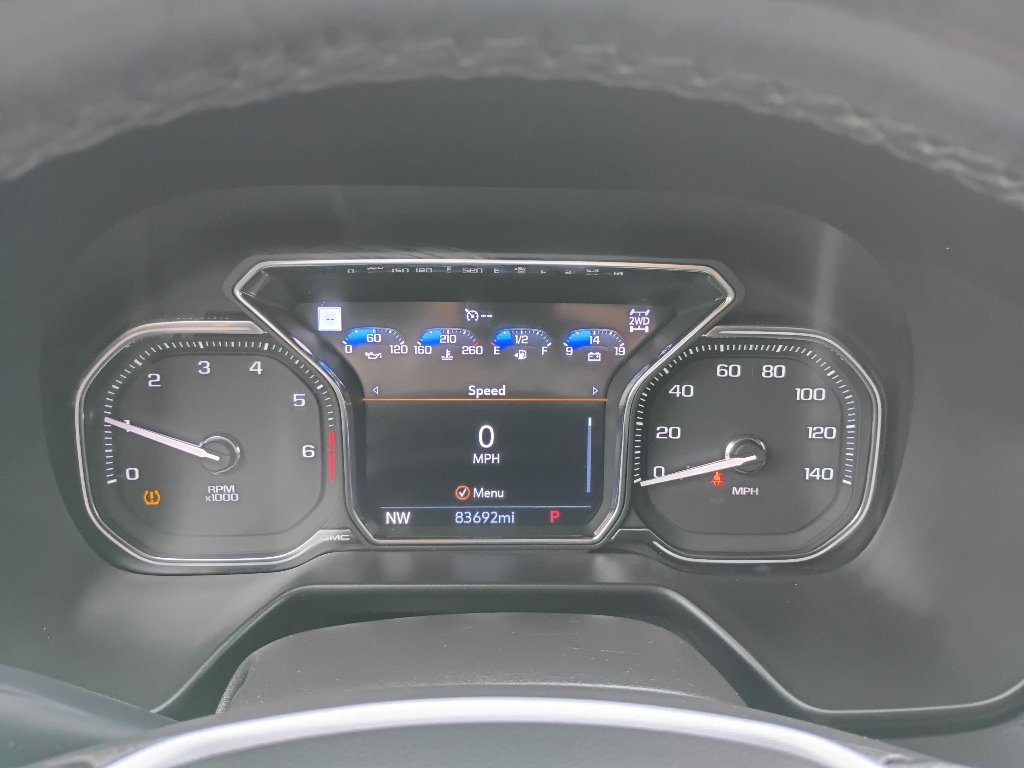 Used 2021 White Frost Tricoat GMC SLT image 29
