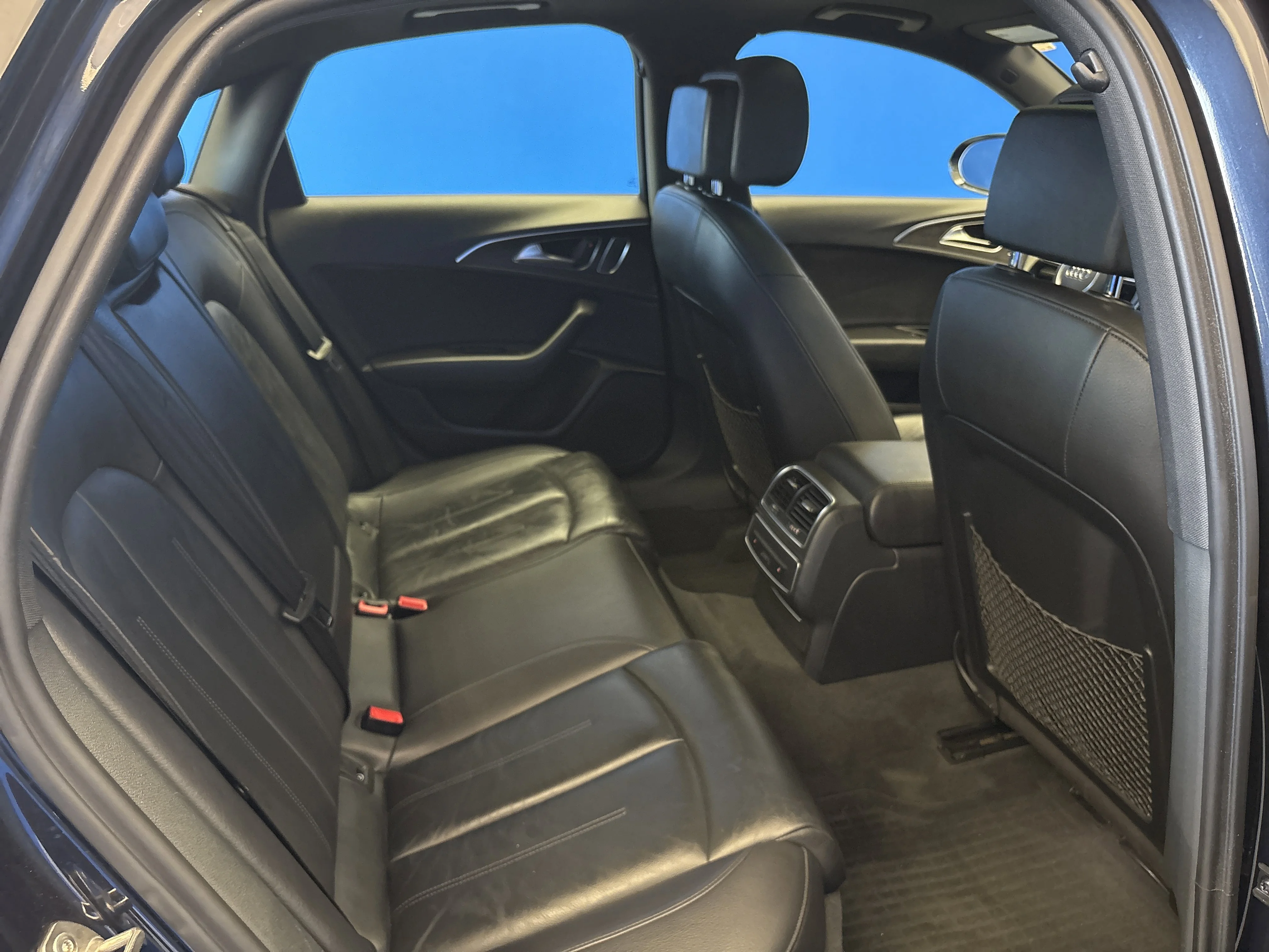 Used 2018 Moonlight Blue Metallic Audi Premium image 26