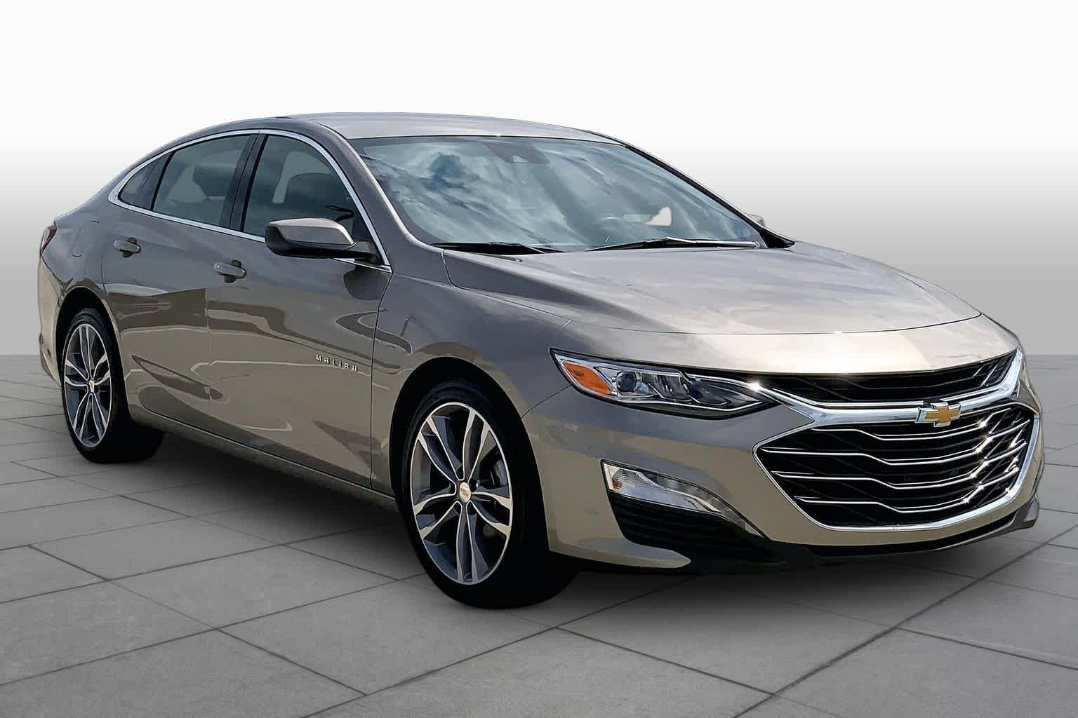 Used 2024 Mineral Gray Metallic Chevrolet LT image 3