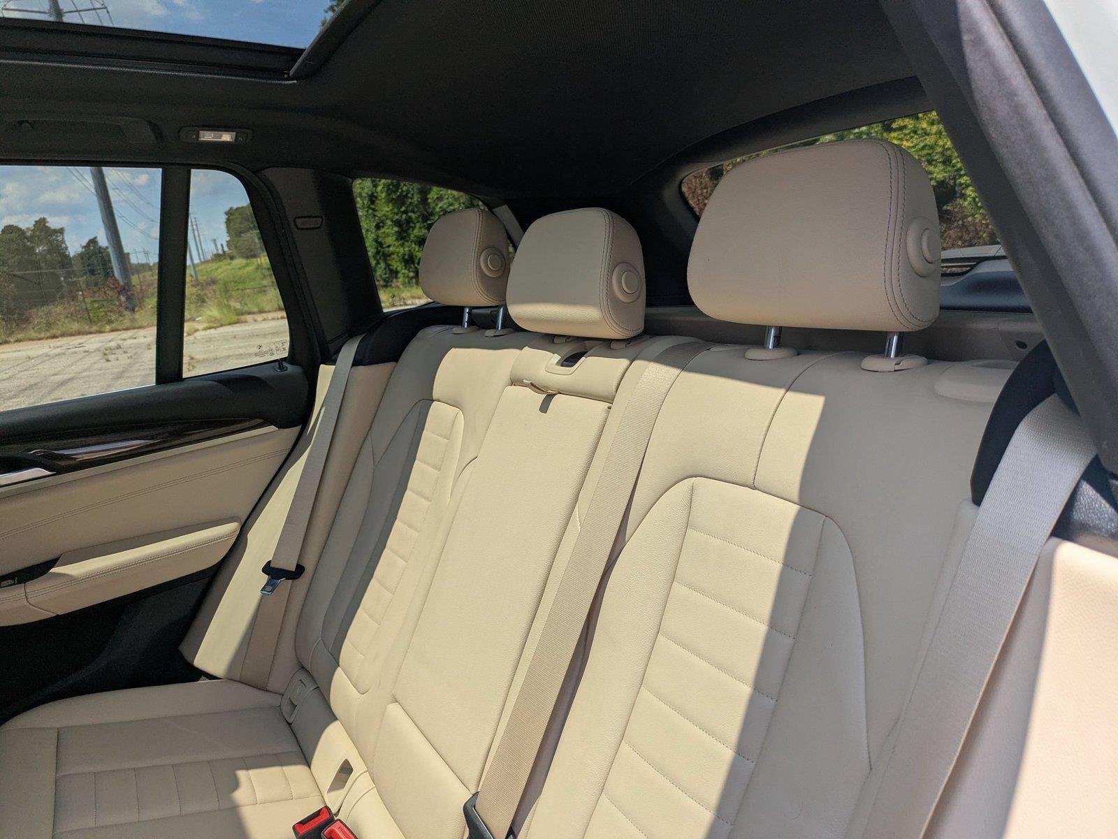 Used 2020 Alpine White BMW sDrive30i image 28