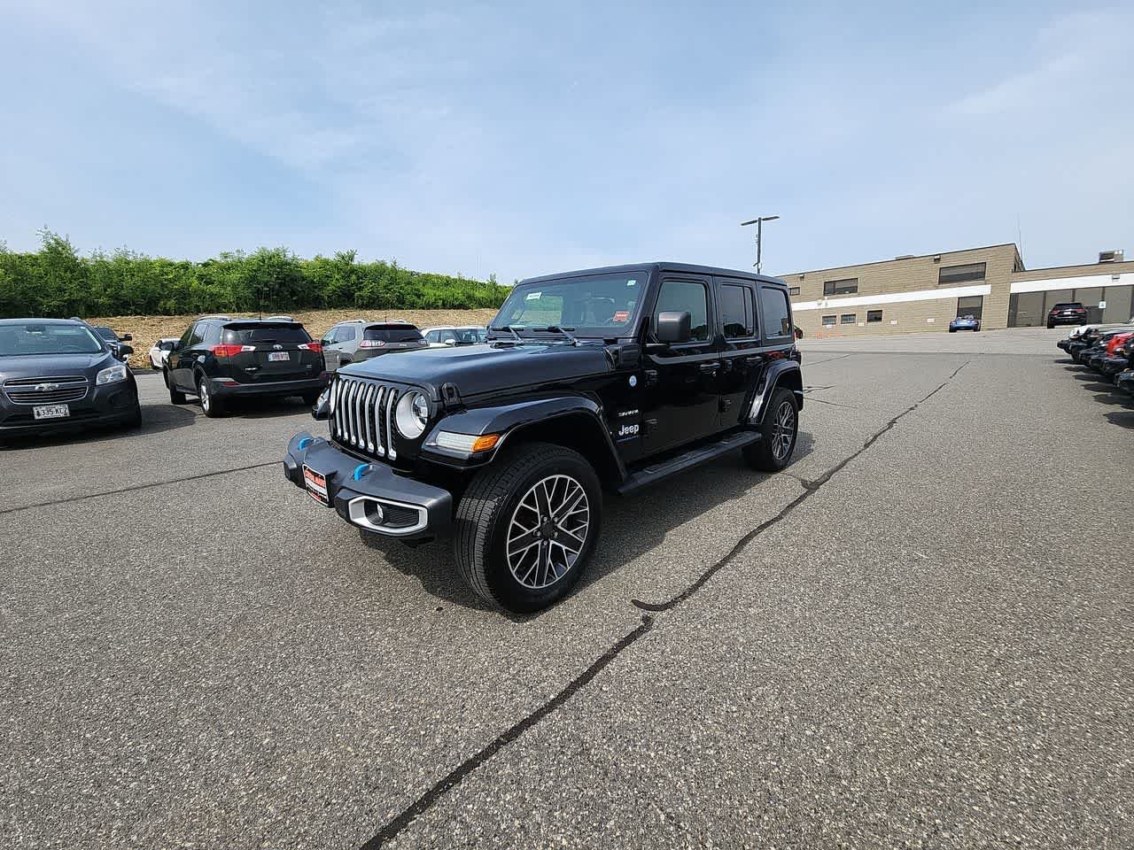 Used 2023 Black Clearcoat Jeep Sahara image 5