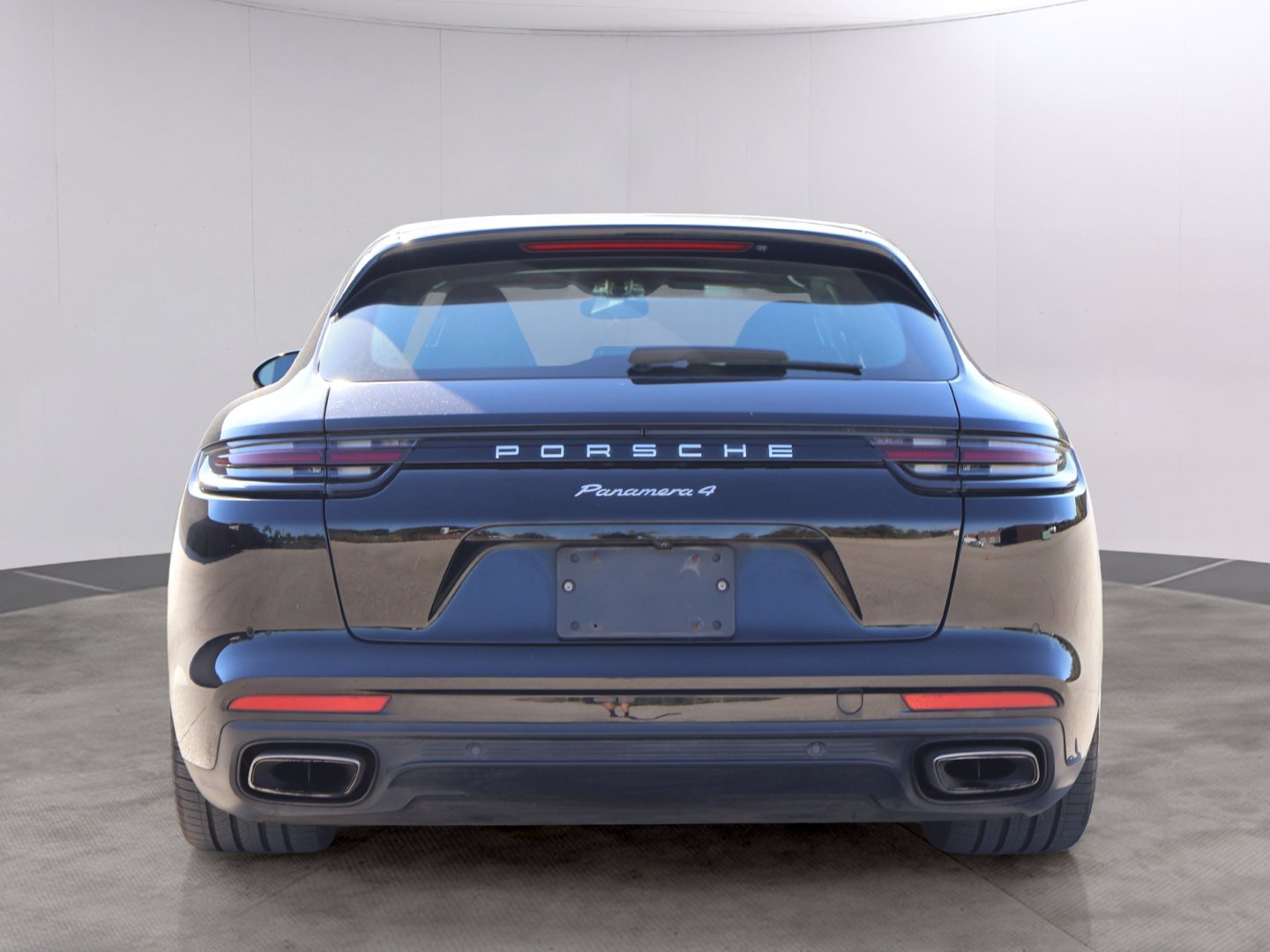 Used 2018 Black Porsche 4 image 7