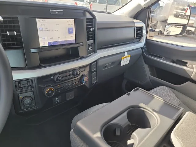 New 2026 Oxford White Ford XLT image 23