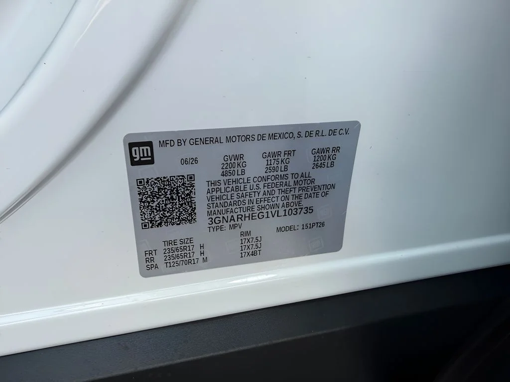 New 2027 White Chevrolet LT image 32