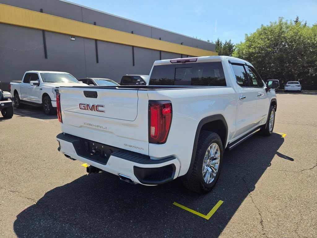 Used 2023 White GMC Denali image 7