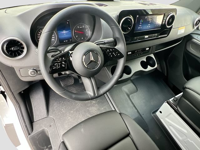New 2026 Arctic+White Mercedes-Benz Cargo 144 WB image 7