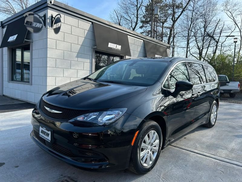 2021 Chrysler Voyager