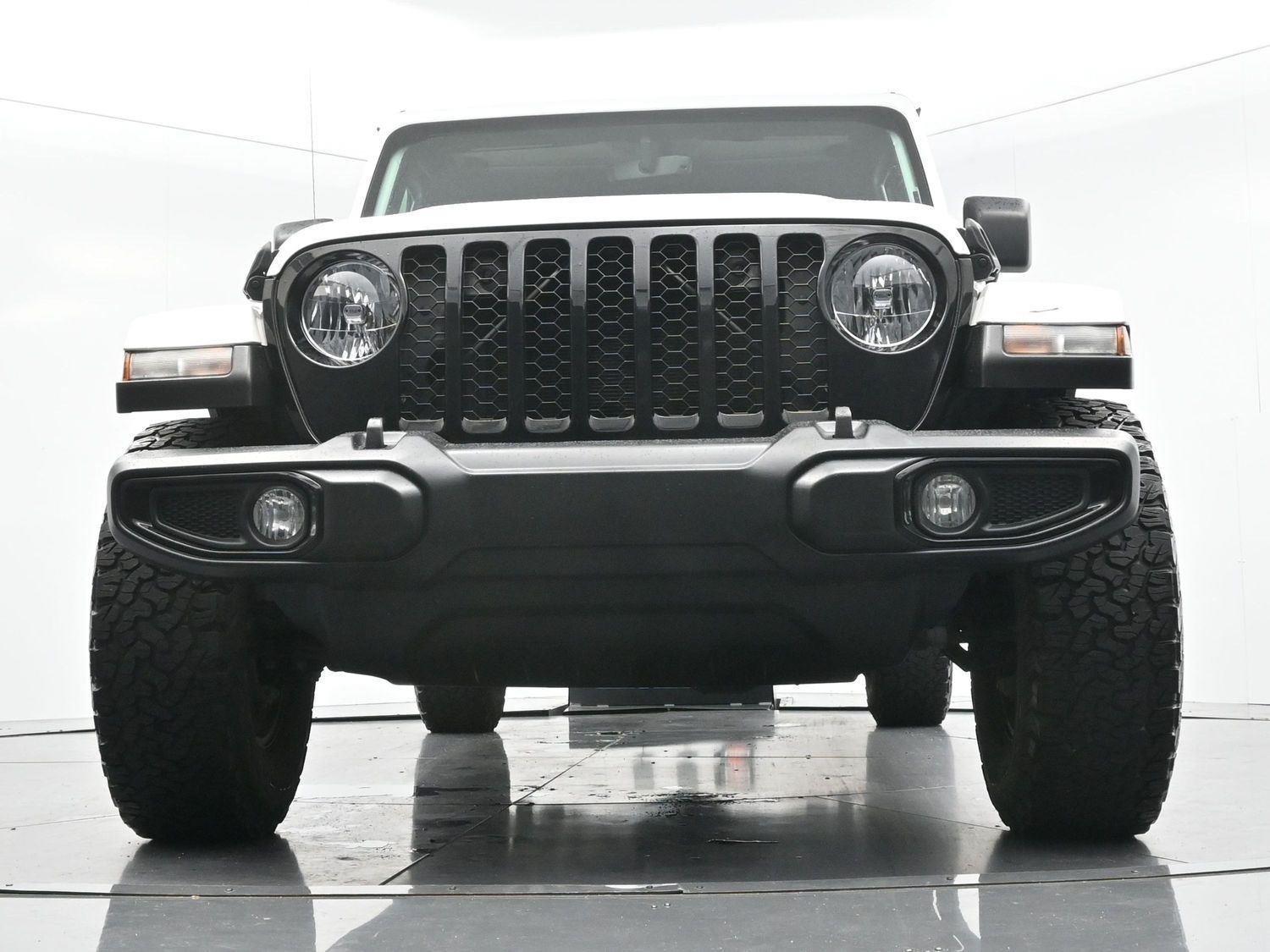 Used 2022 White Jeep Willys image 40