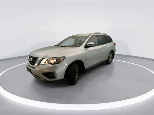 Used 2019 Silver Nissan S image 8