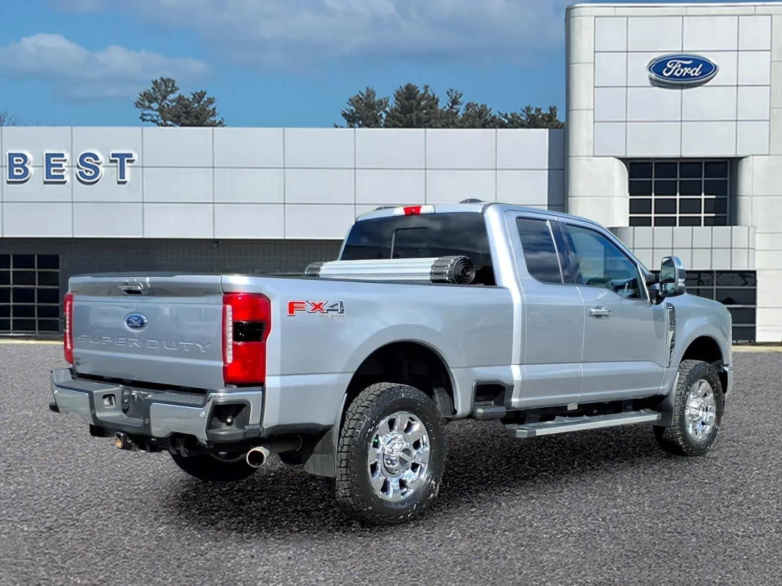 Used 2024 Iconic Silver Ford LARIAT image 9