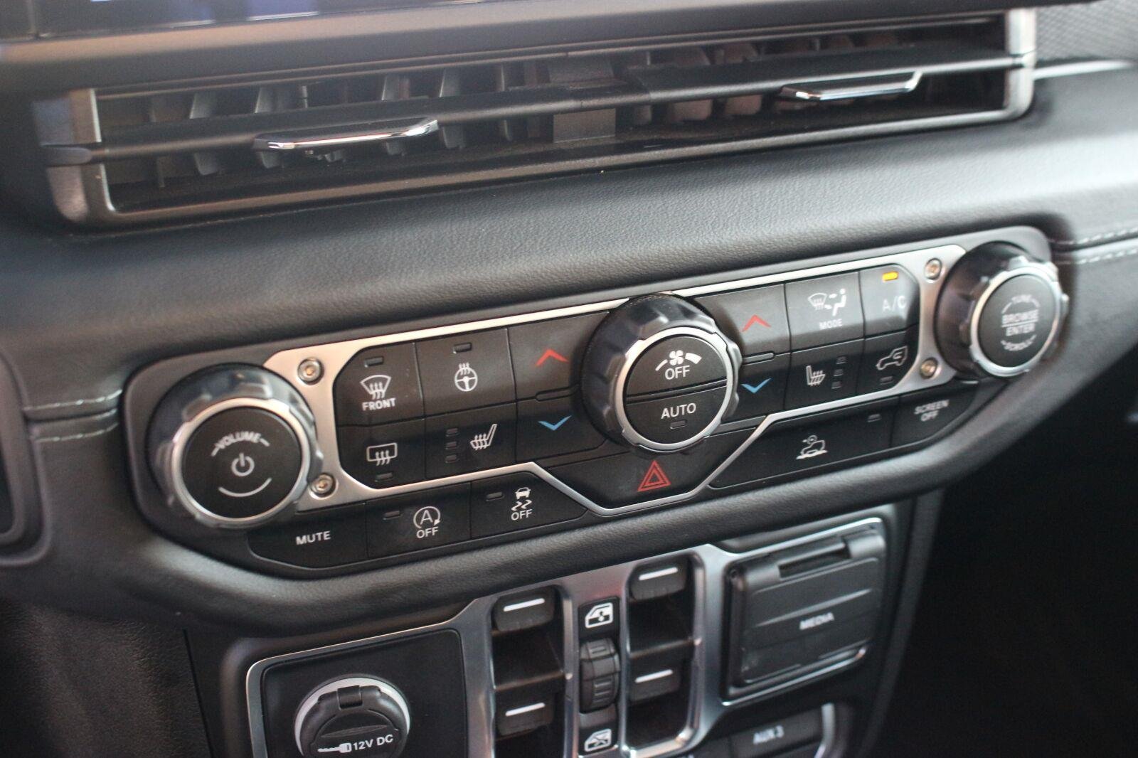 Used 2025 Green Jeep Rubicon image 25