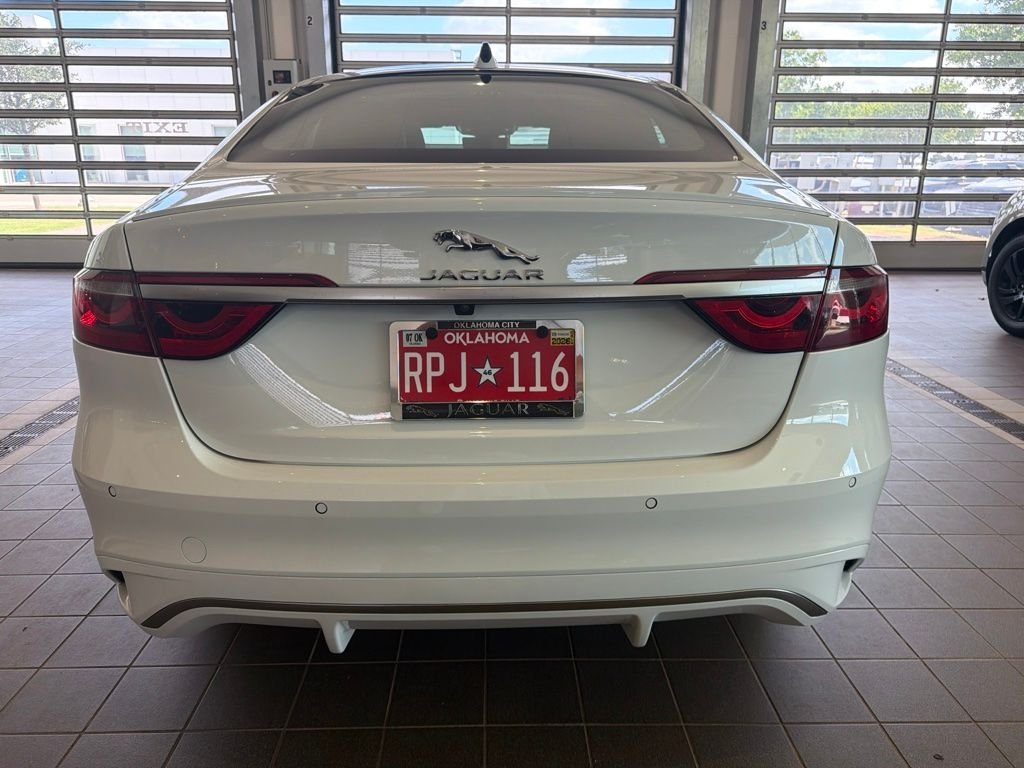 Used 2024 White Jaguar R-Dynamic SE image 4