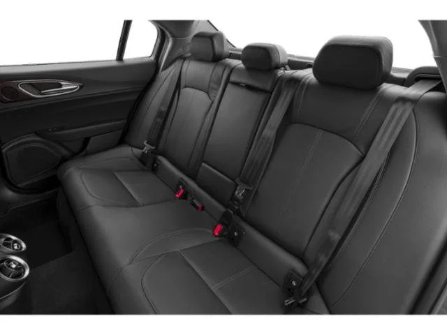 Used 2019 White Alfa Romeo Base image 17