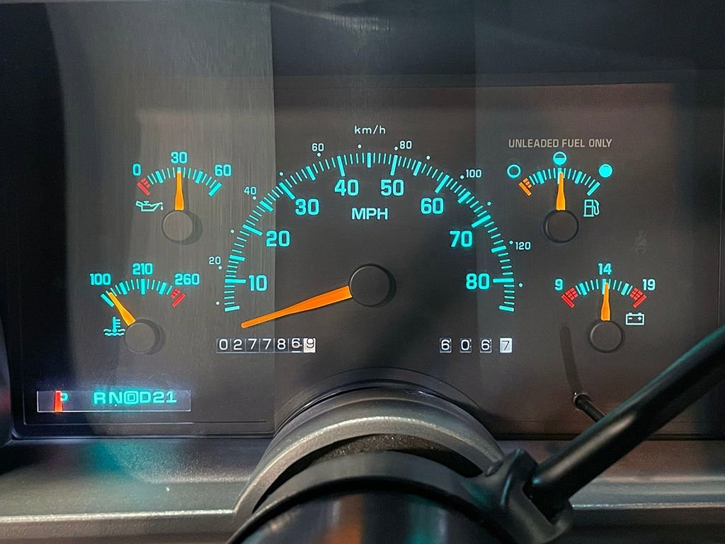 Used 1992  Chevrolet NA image 64