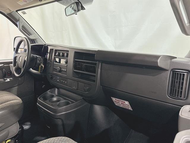 2023 GMC Savana Cargo Work Van - Photo 37