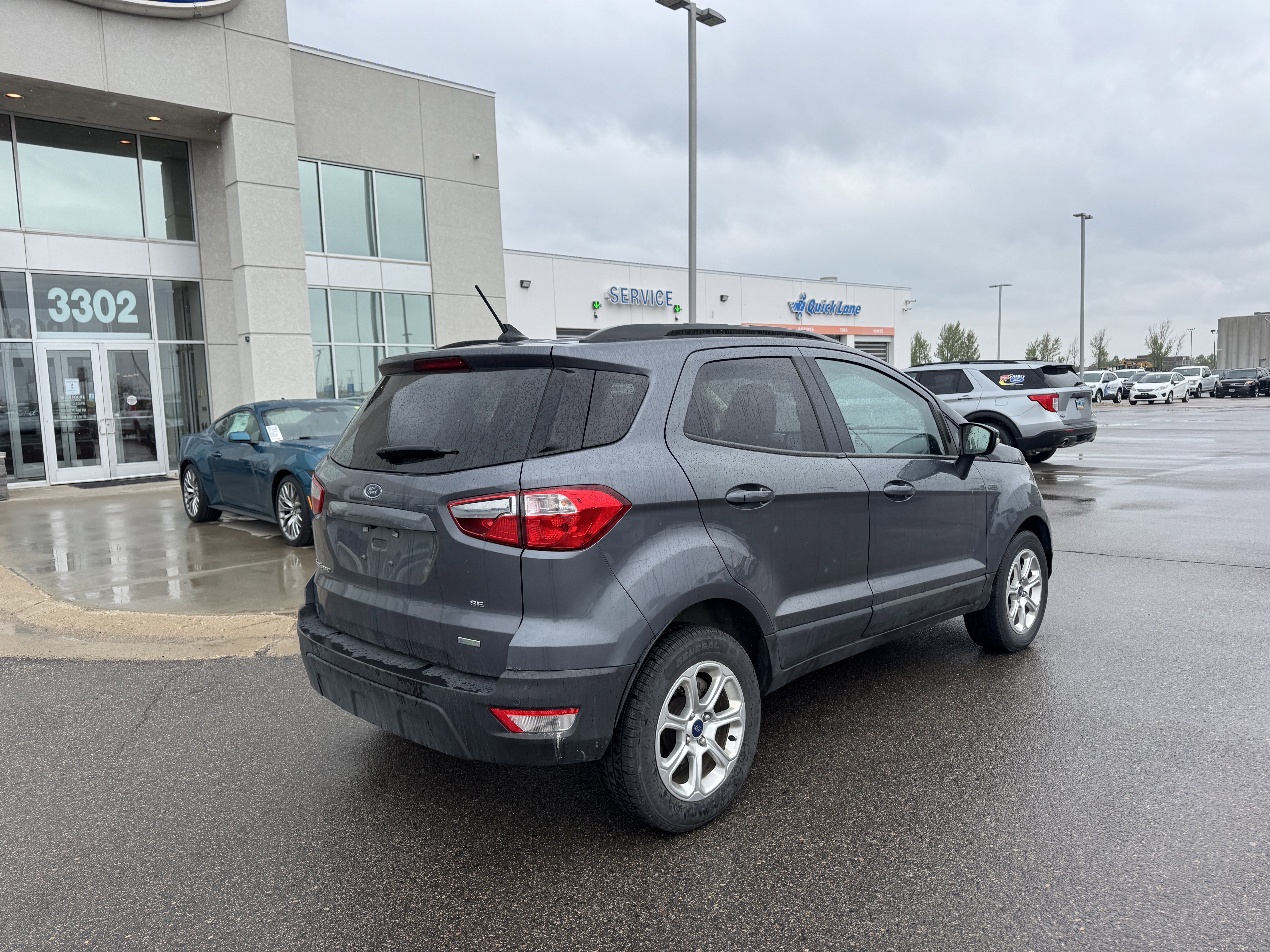 Used 2020 Smoke Metallic Ford SE image 4