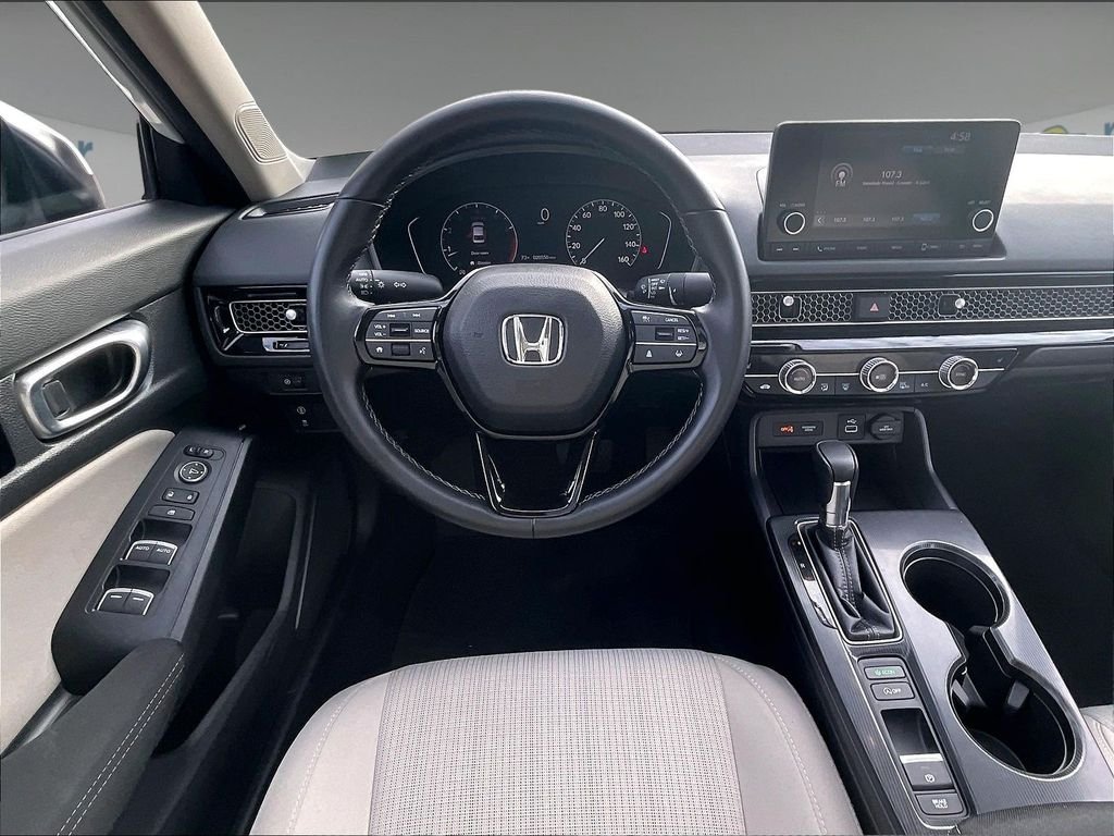 Used 2023 White Honda EX image 17