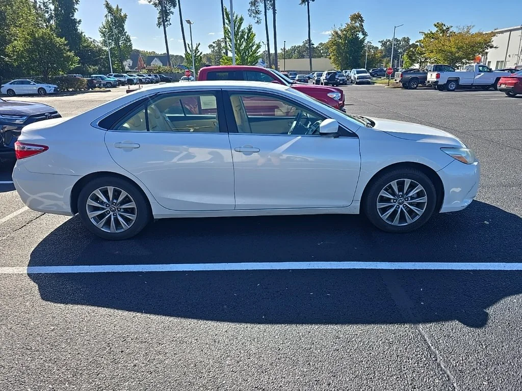 Used 2017 White Toyota XLE image 4