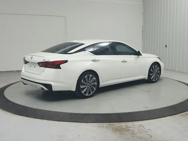 Used 2024 White Nissan 2.5 SL image 8