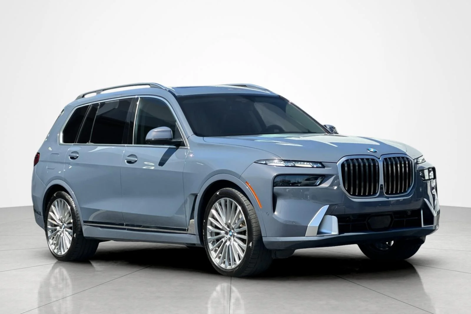 Used 2024 Sparkling Copper Metallic BMW xDrive40i image 7