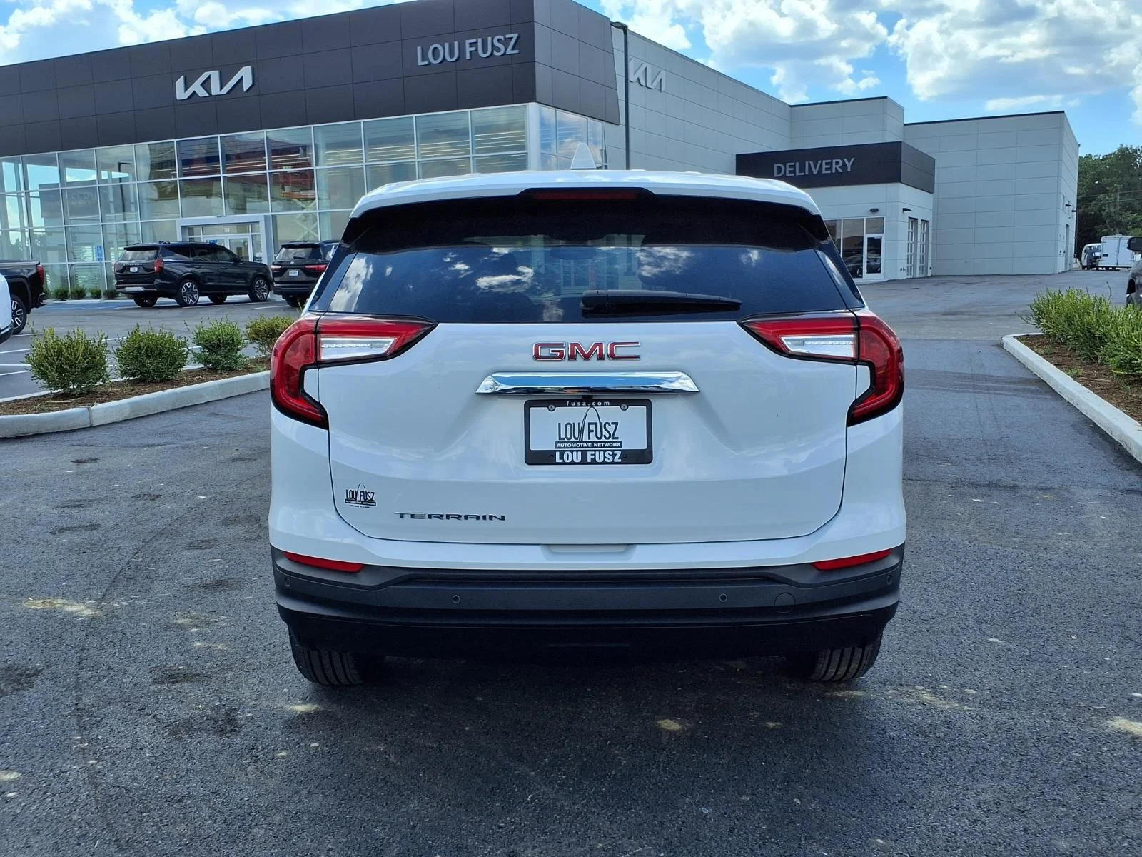 Used 2024 Summit White GMC SLE image 26