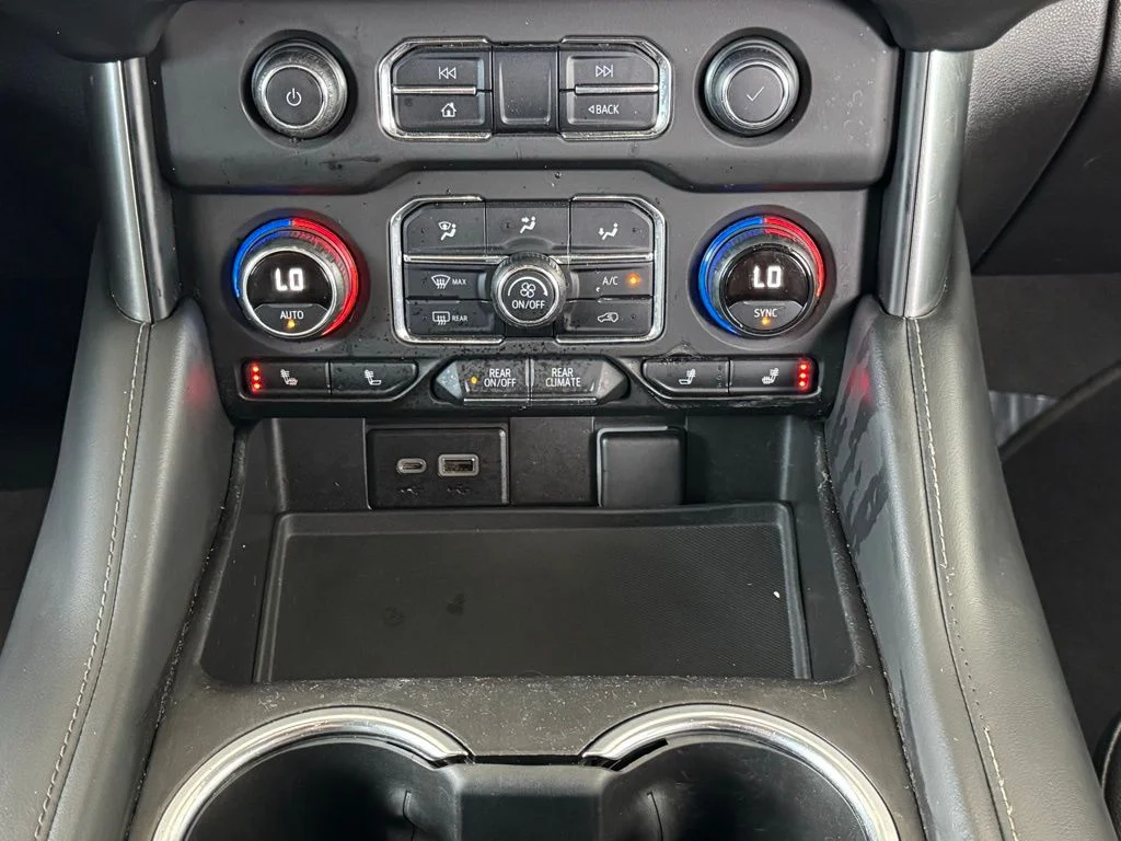 Used 2021 Red Chevrolet Z71 image 33