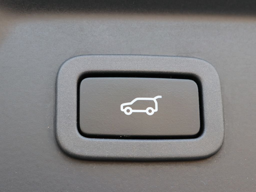 Used 2019 Red Land Rover HSE R-Dynamic image 37