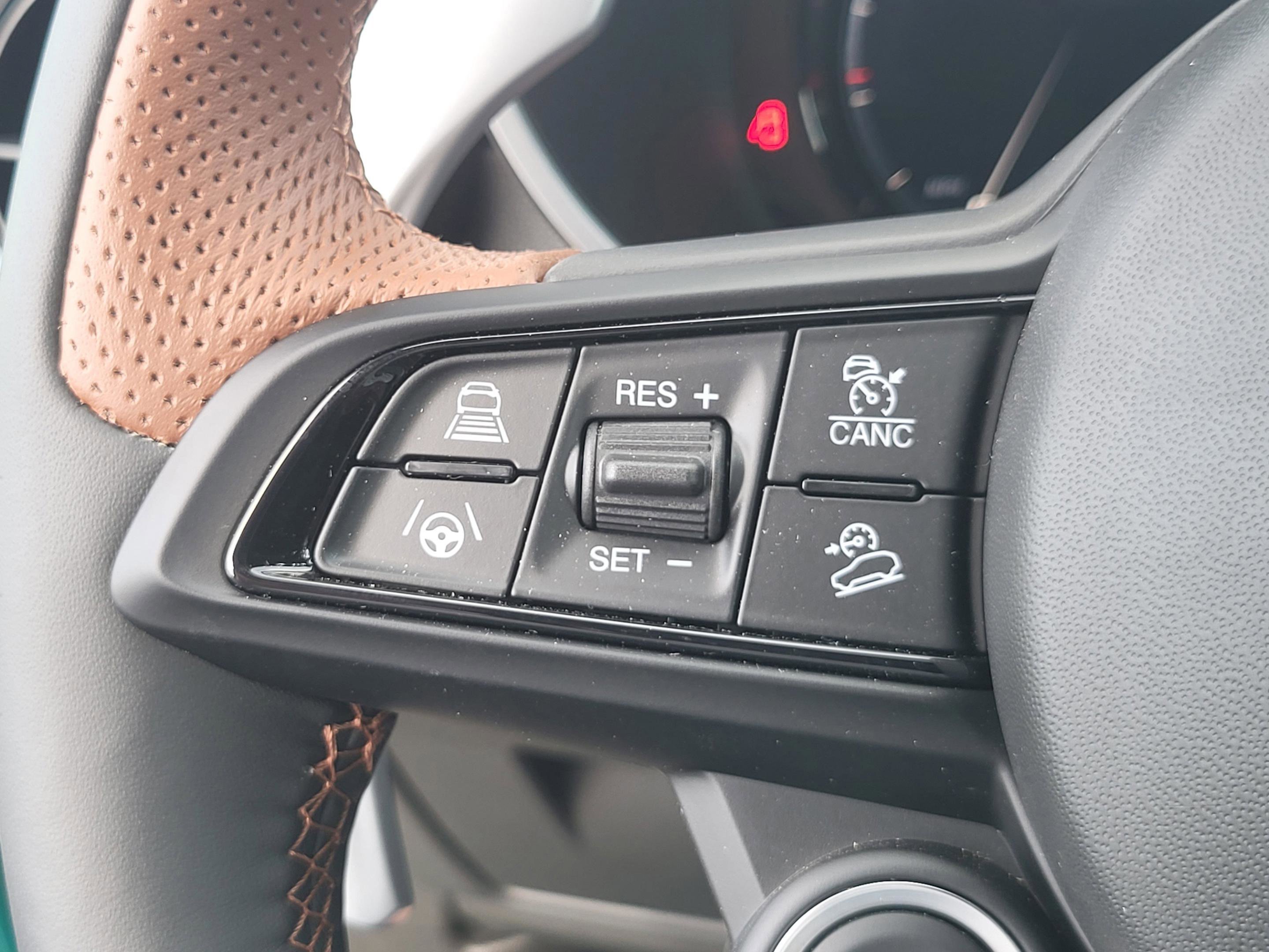 2025 Alfa Romeo Stelvio Intensa - Photo 38