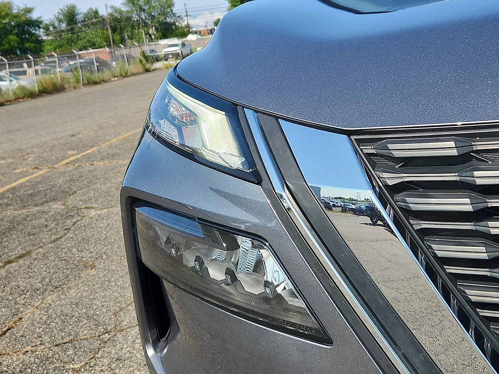Used 2022 Gun Metallic Nissan S image 9