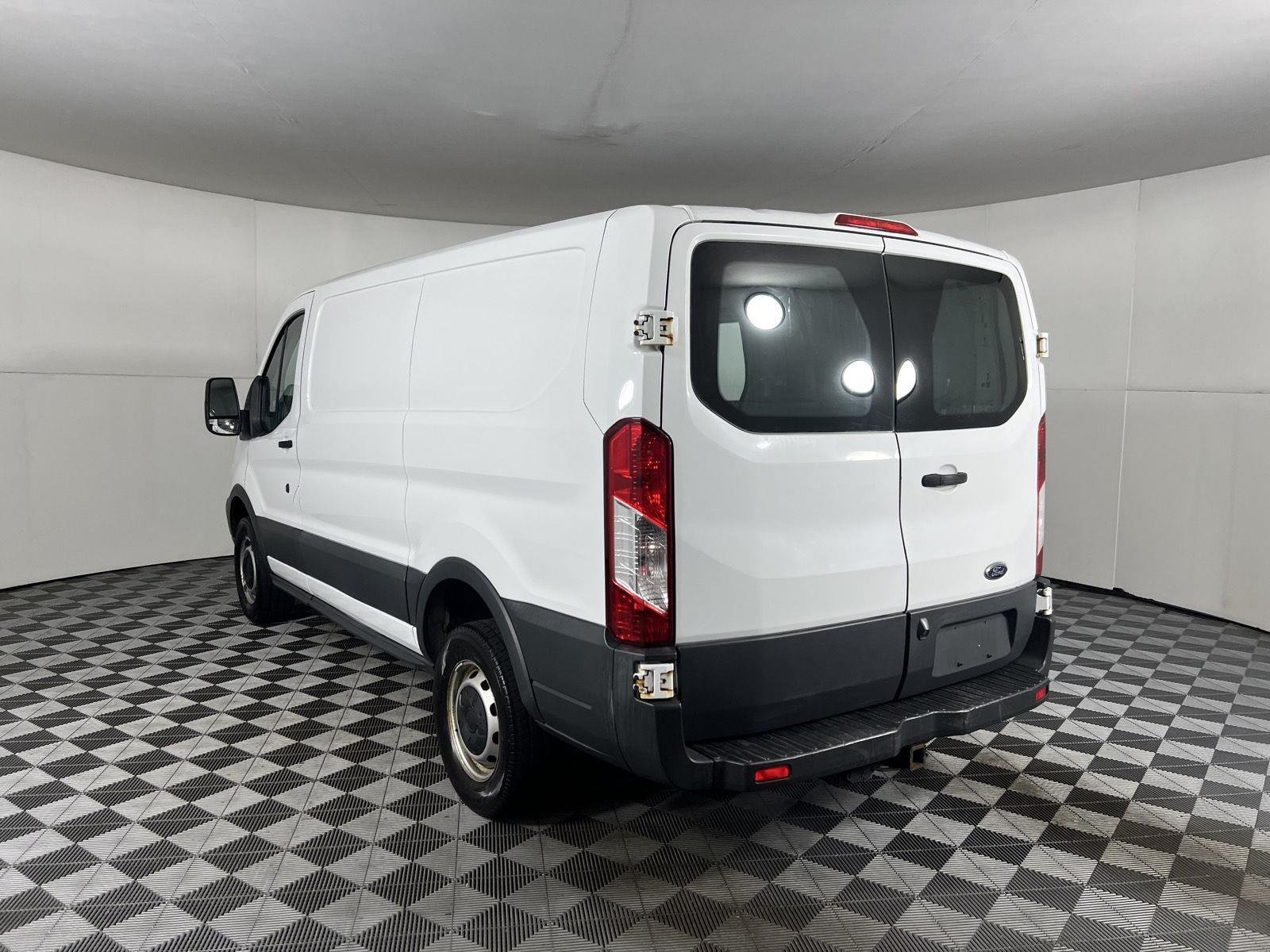 Used 2016 Wh Ford  image 19