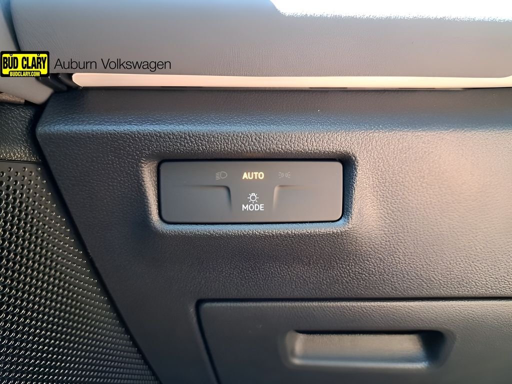 2025 Volkswagen Tiguan SE - Photo 33