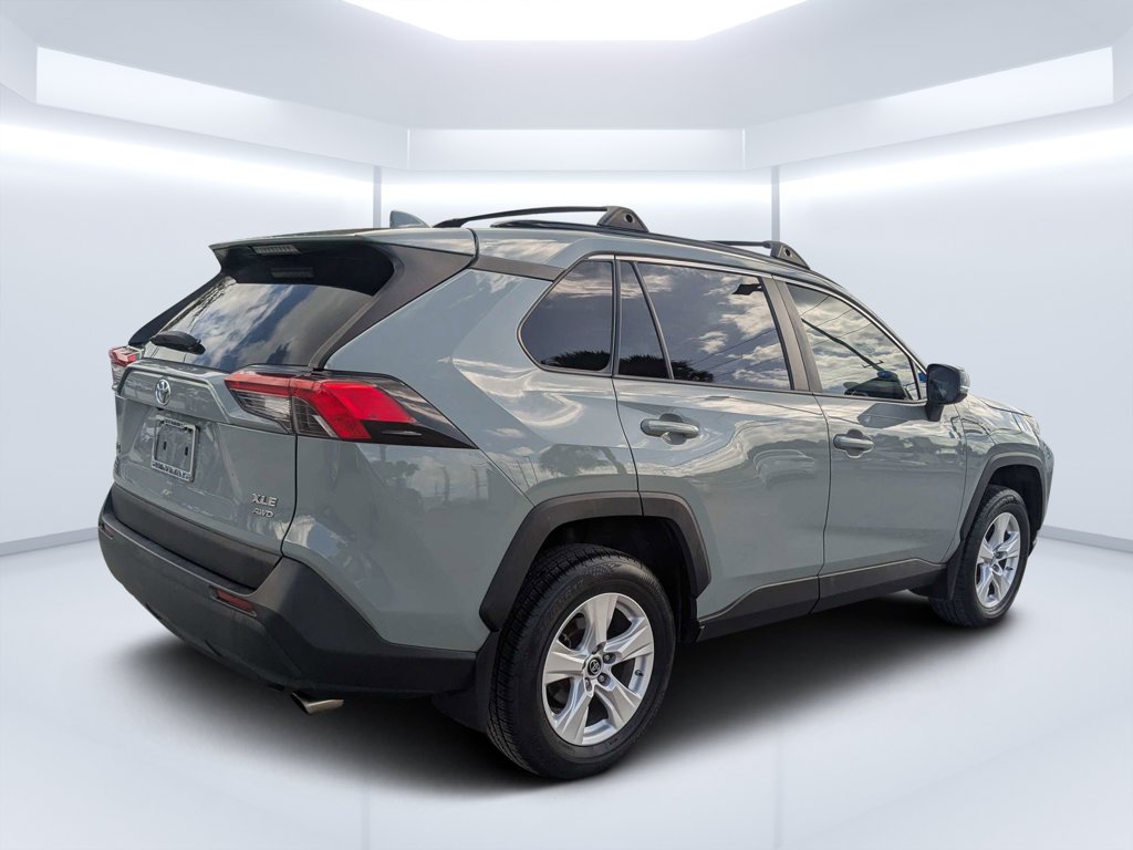 Used 2019 Green Toyota XLE image 3