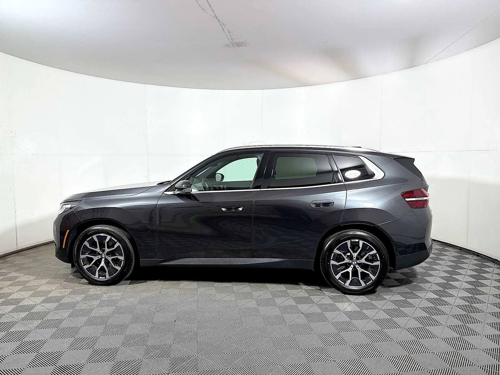 Used 2026 Dark Graphite Metallic BMW 30 xDrive image 4