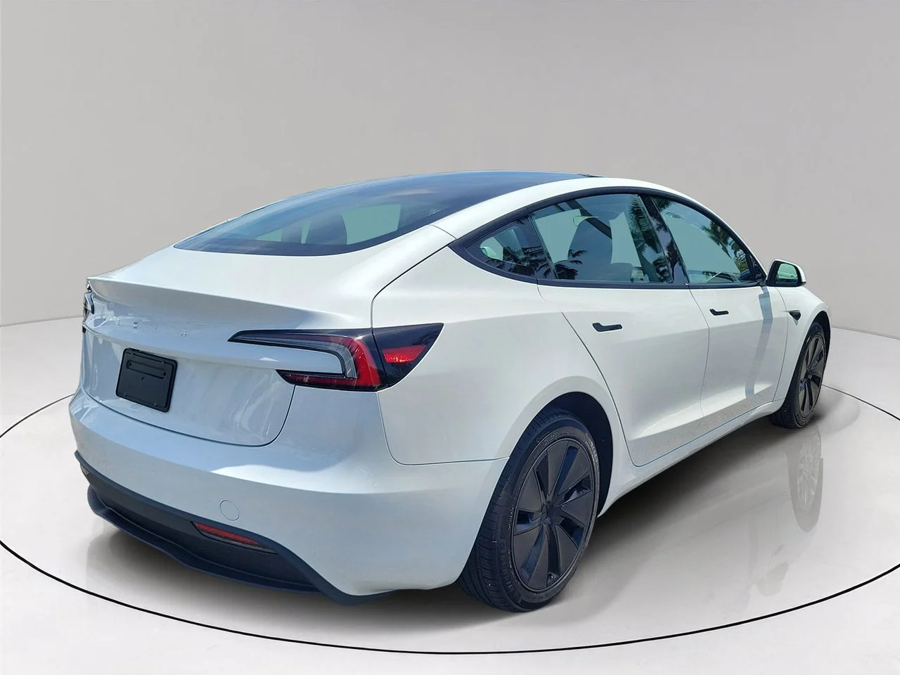 Used 2024 White Tesla Base image 4