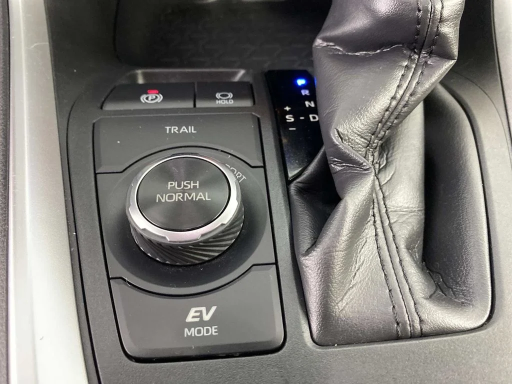 Used 2023 White Toyota XLE image 24