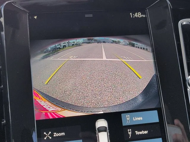 Used 2021 White Volvo Momentum image 20